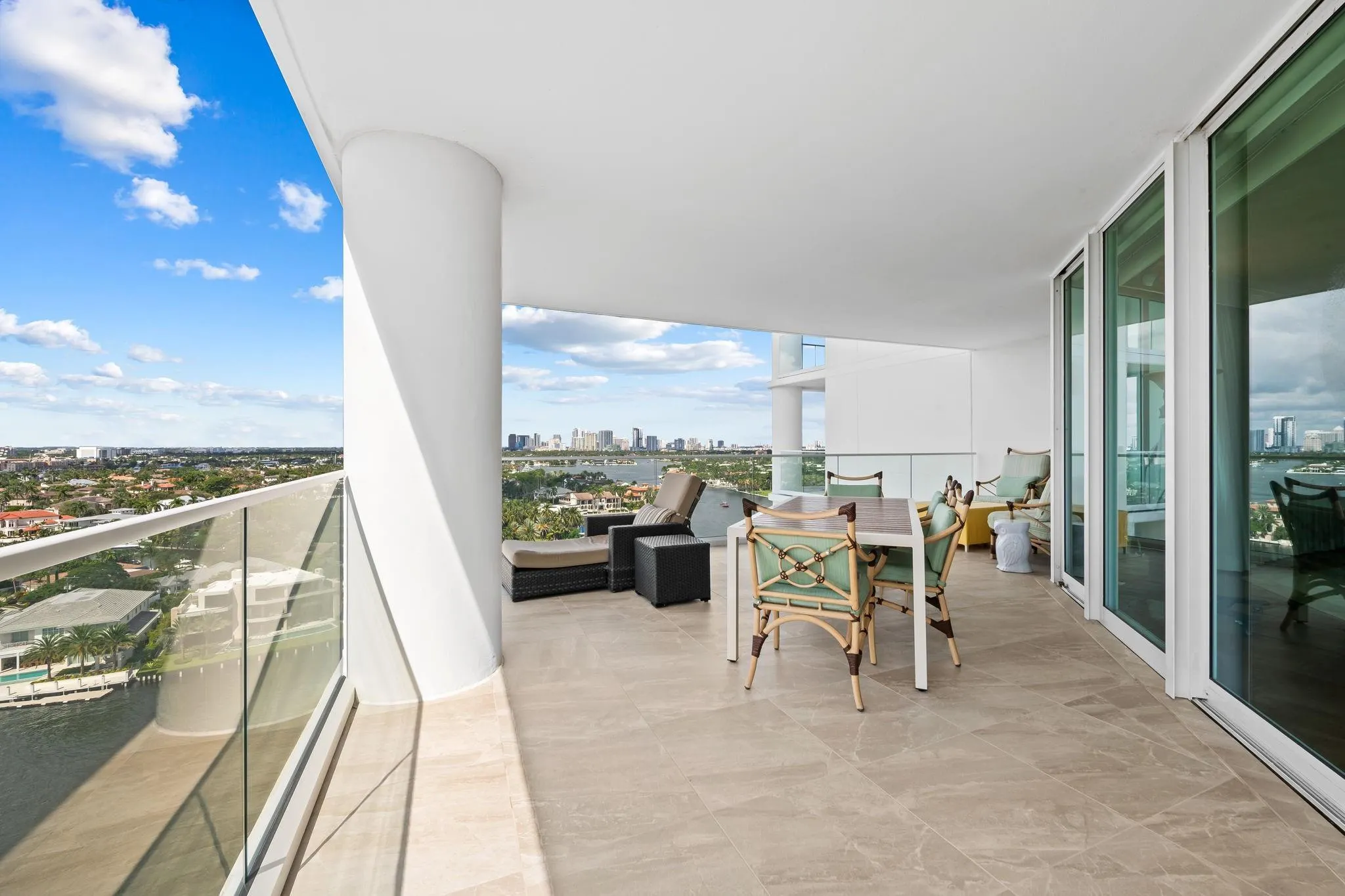 3055 Harbor Dr, #1603