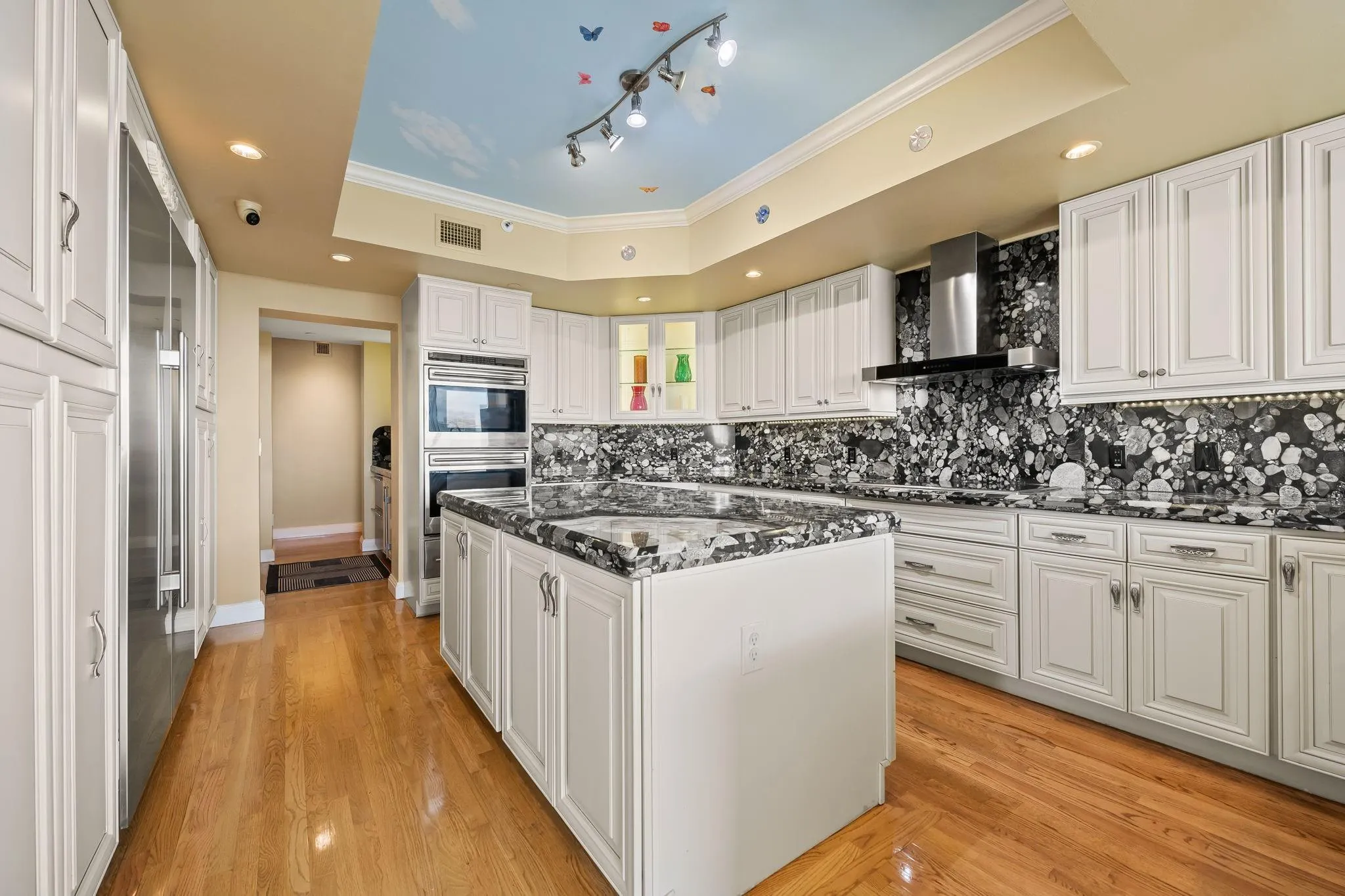 3055 Harbor Dr, #1603