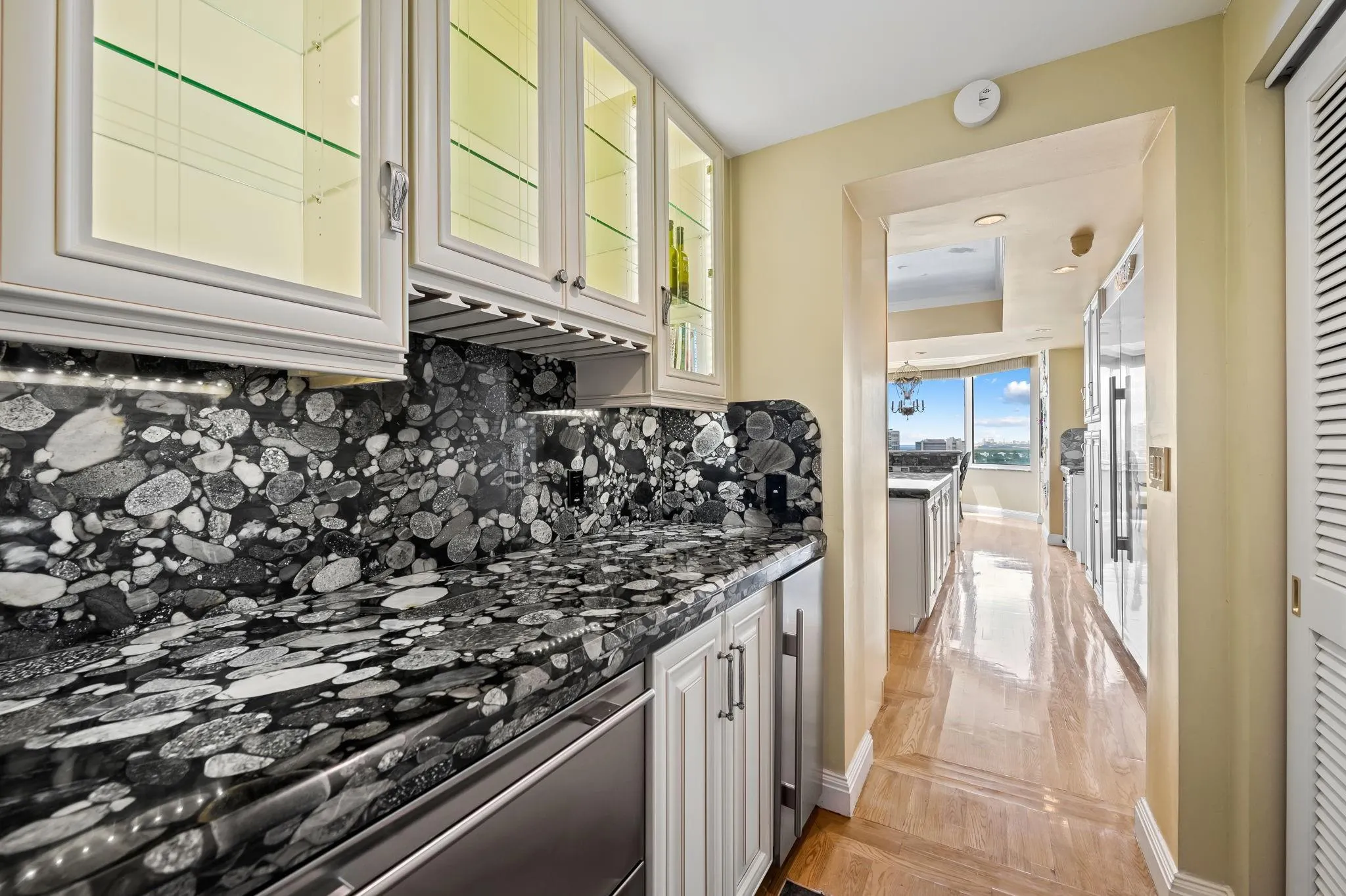 3055 Harbor Dr, #1603