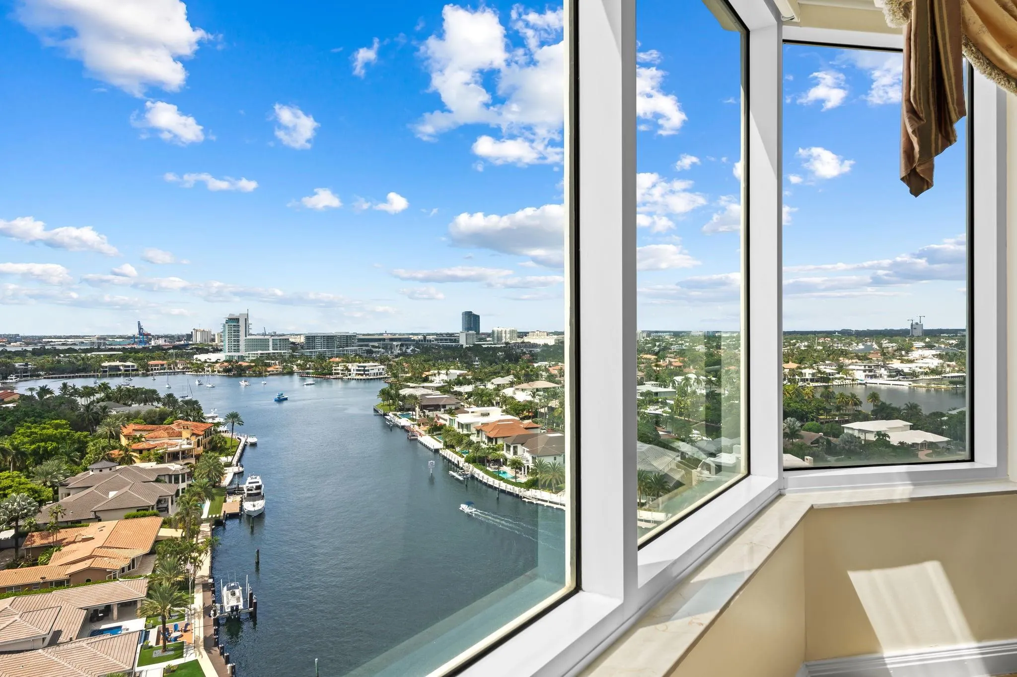 3055 Harbor Dr, #1603