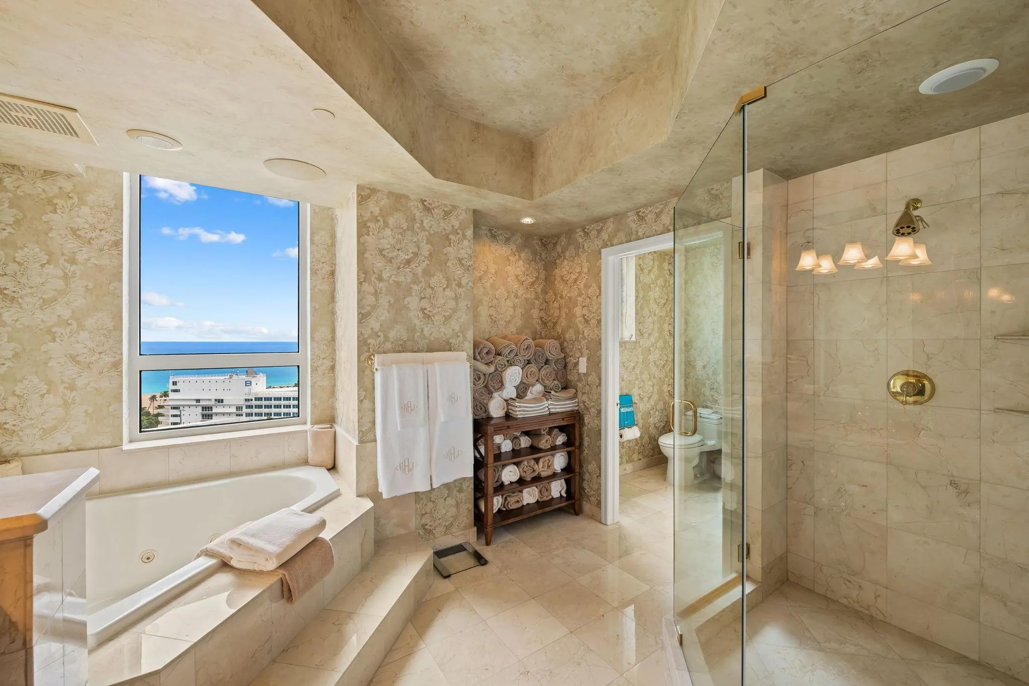 3055 Harbor Dr, #1603
