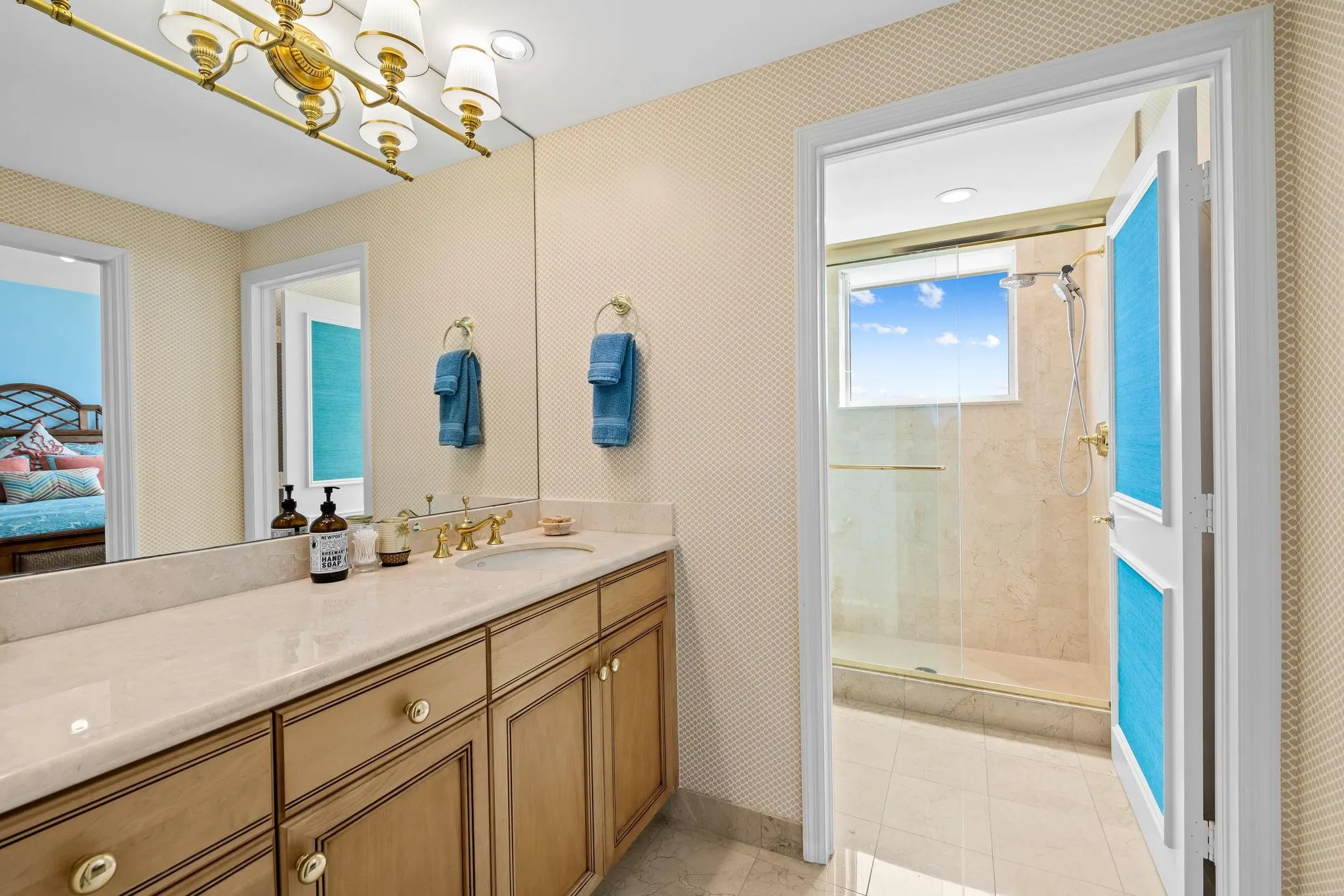 3055 Harbor Dr, #1603