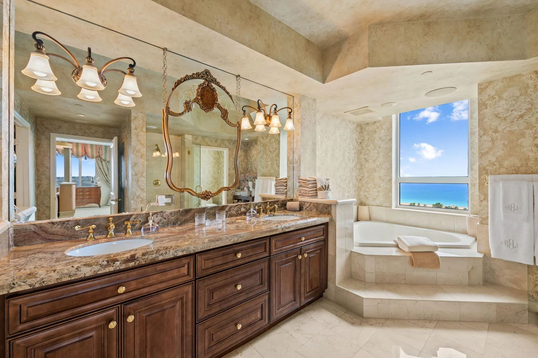 3055 Harbor Dr, #1603
