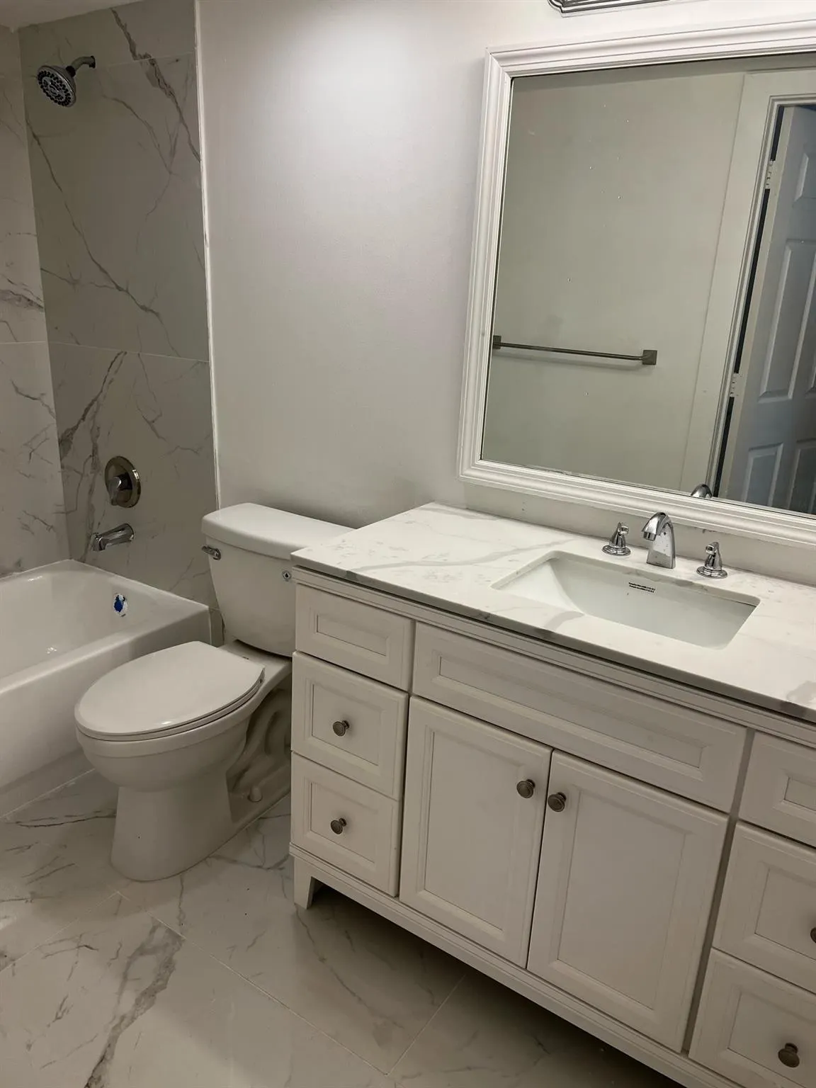 5011 Wiles Rd, #204