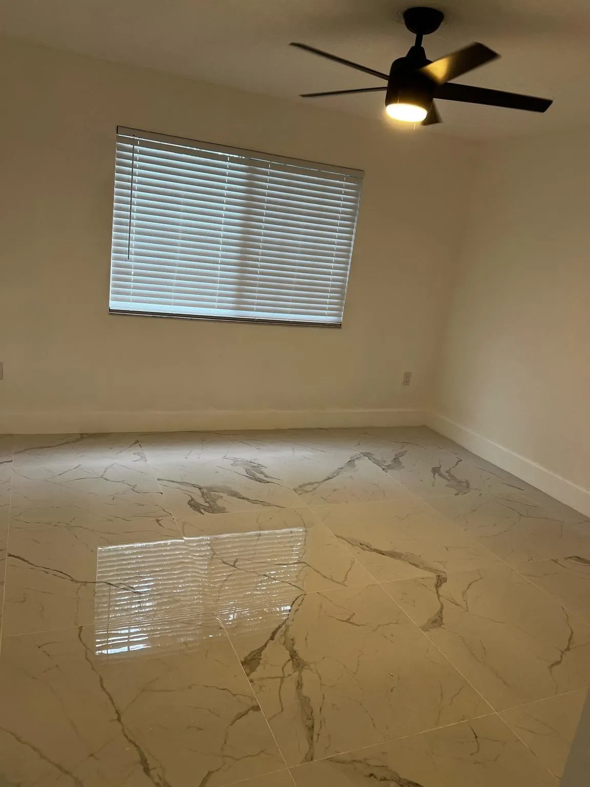 5011 Wiles Rd, #204