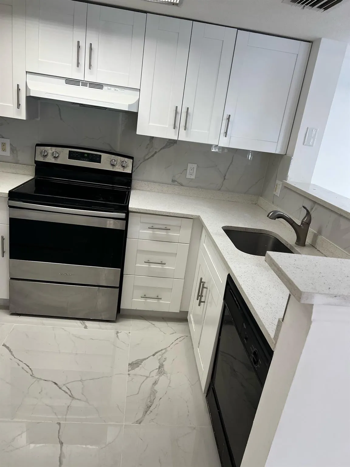 5011 Wiles Rd, #204