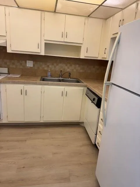 2320 S Cypress Bend Dr, #201