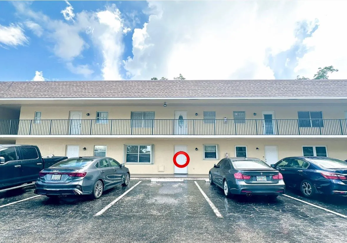 617 S State Road 7, #1G