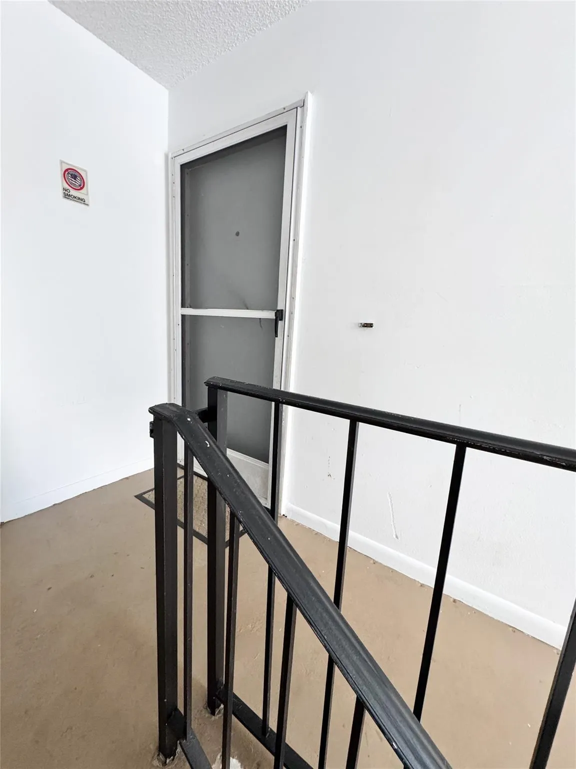 104 SE 10th St