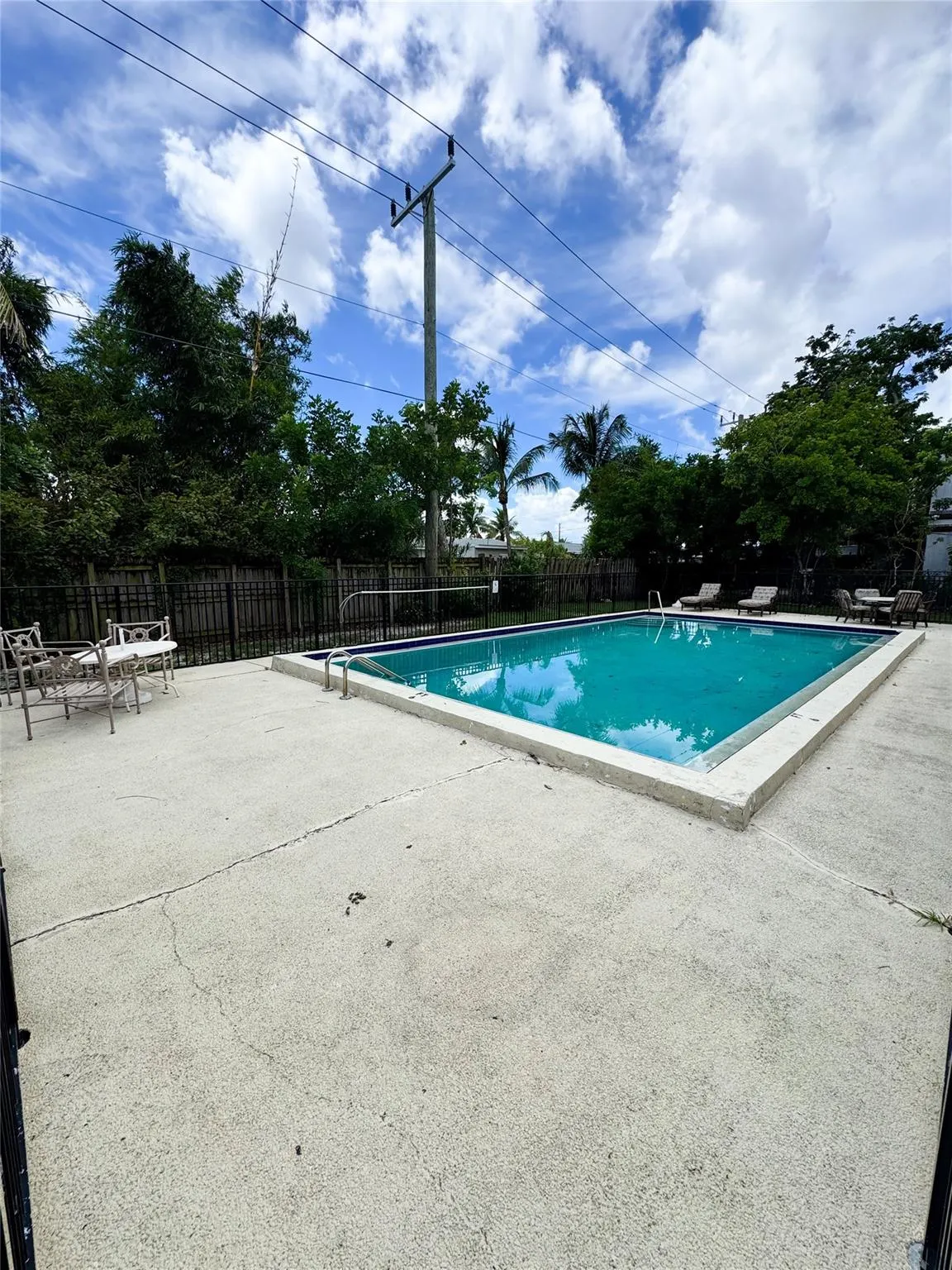 104 SE 10th St