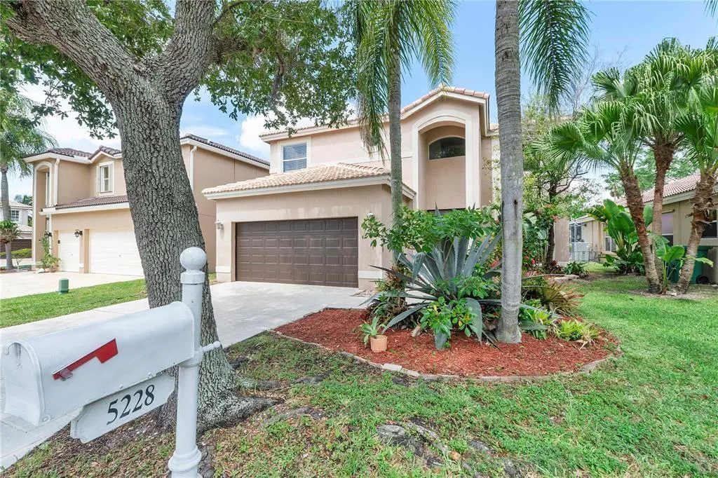 5228 NW 112th Ter