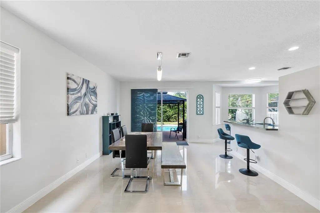 5228 NW 112th Ter