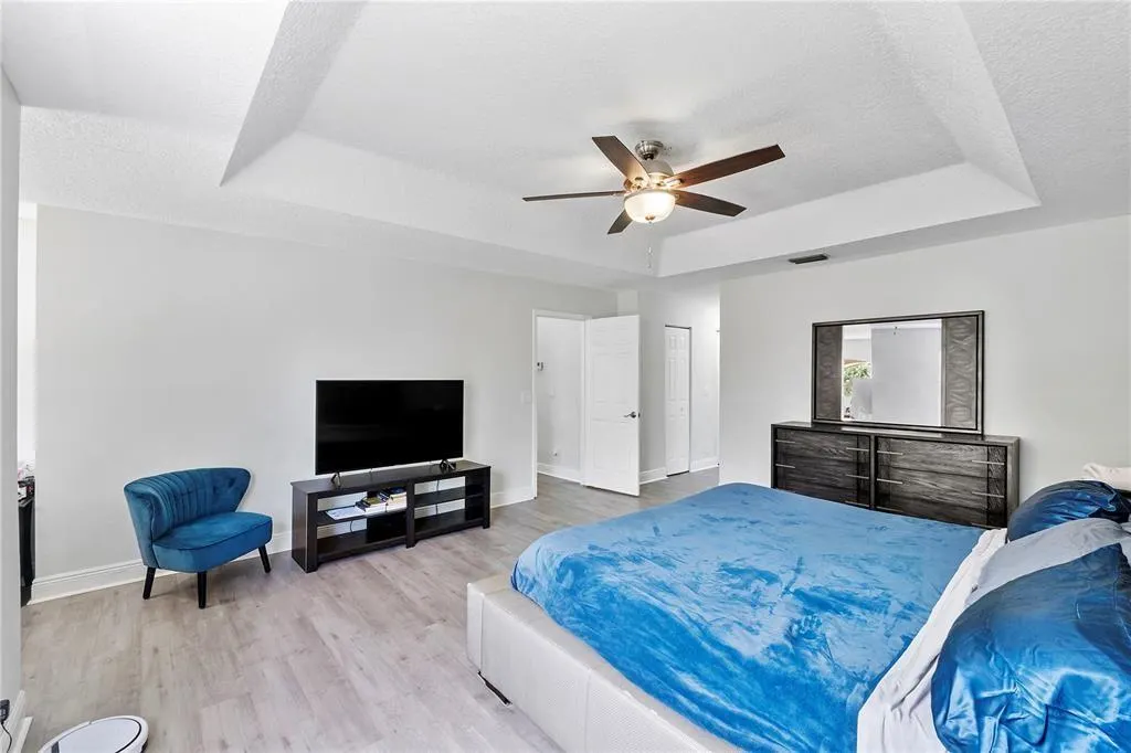 5228 NW 112th Ter