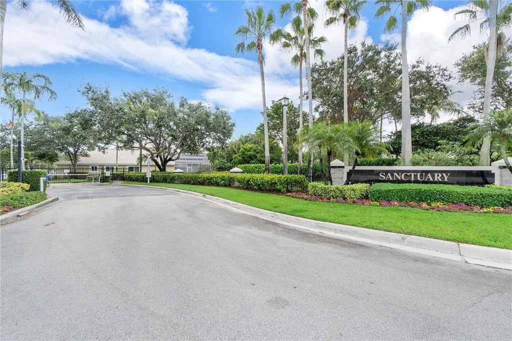 5228 NW 112th Ter