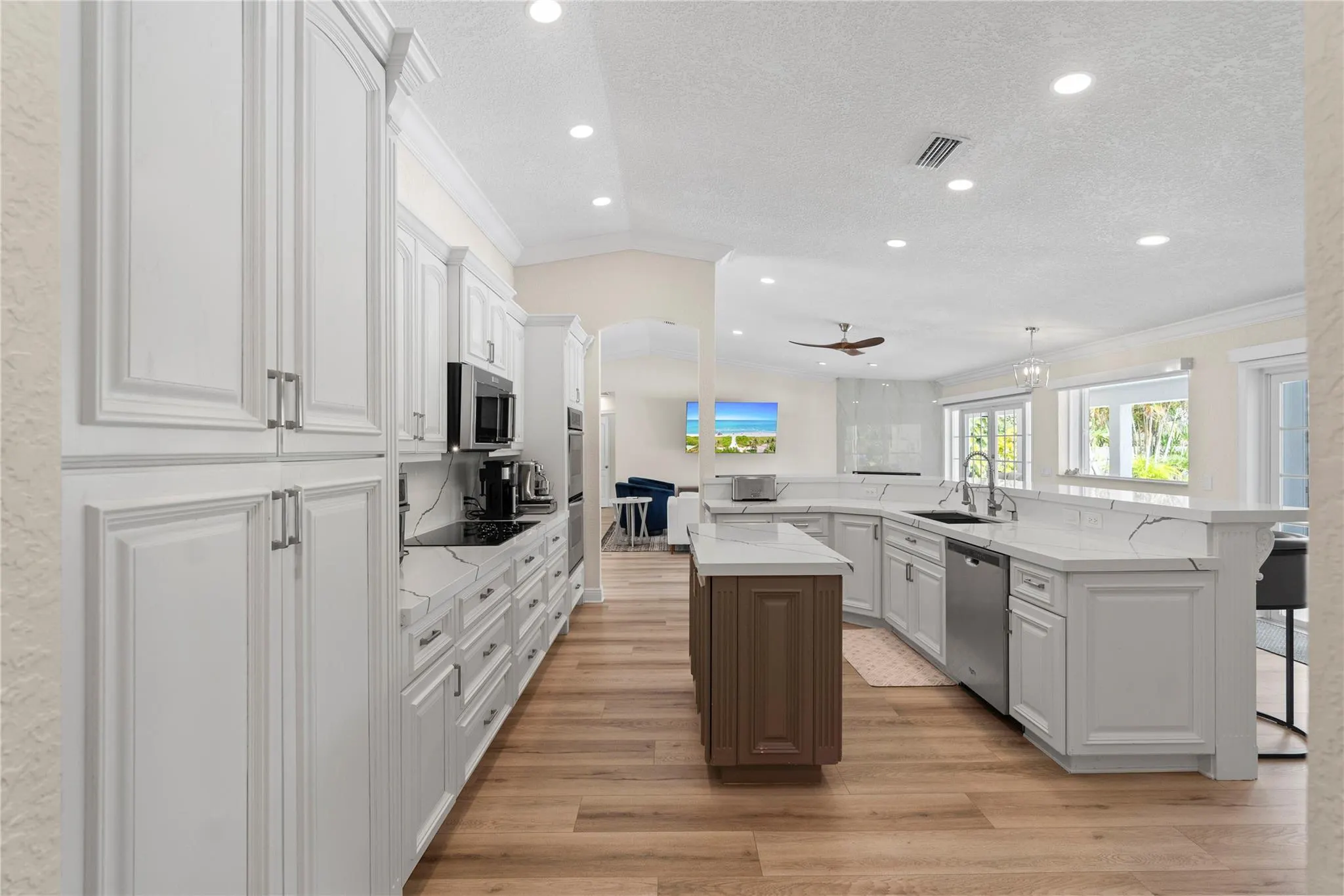 11391 Sundance Ln