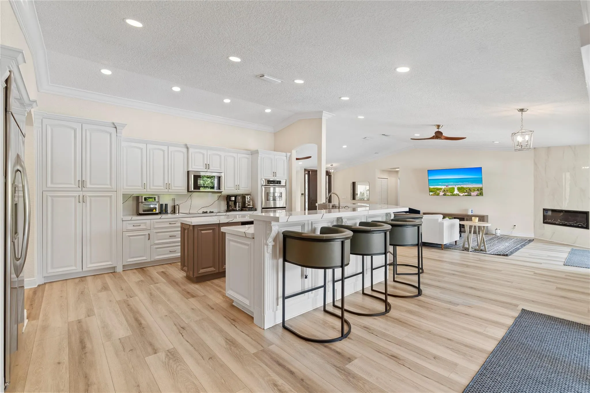 11391 Sundance Ln