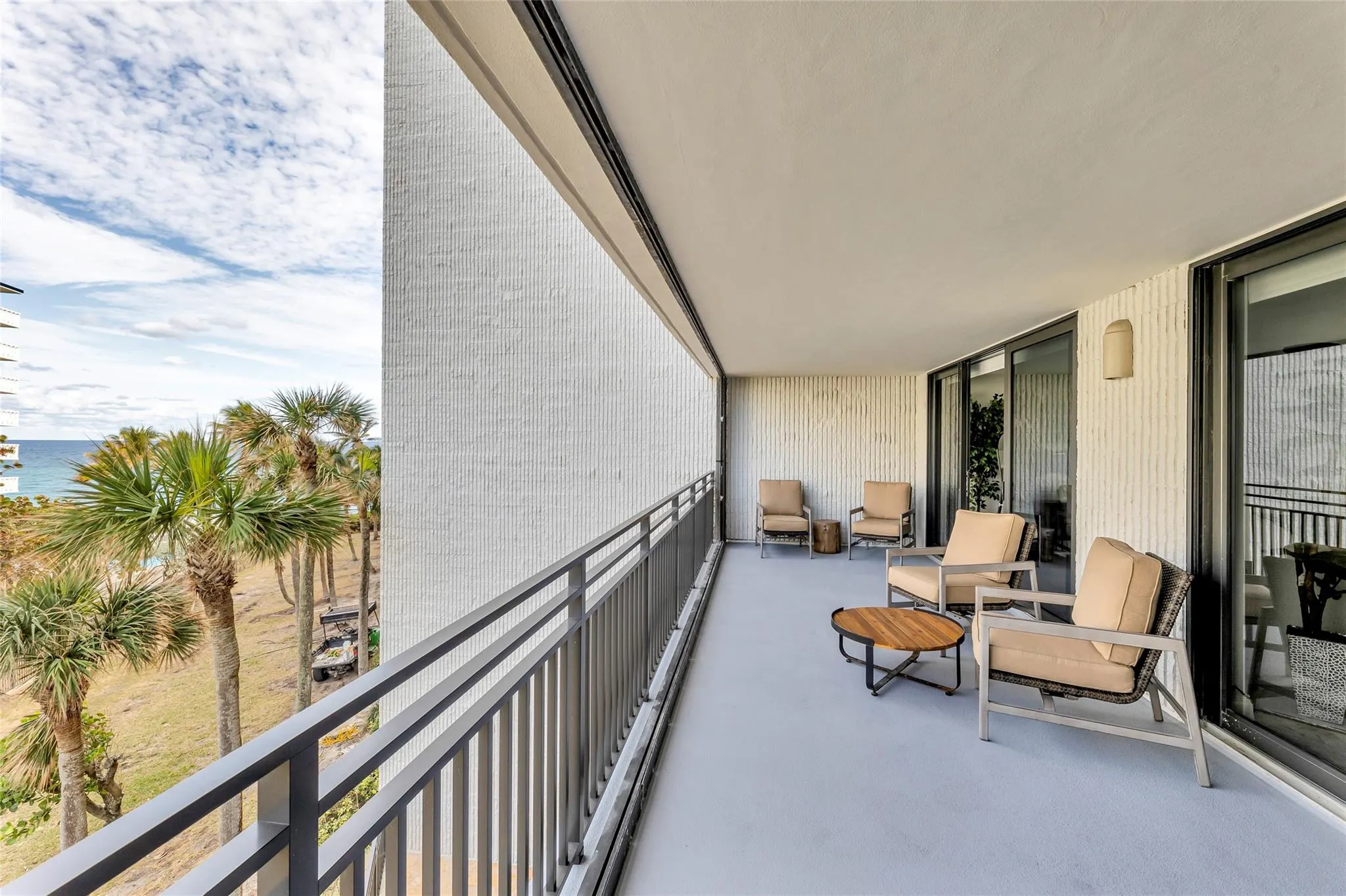 1167 Hillsboro Mile, #306