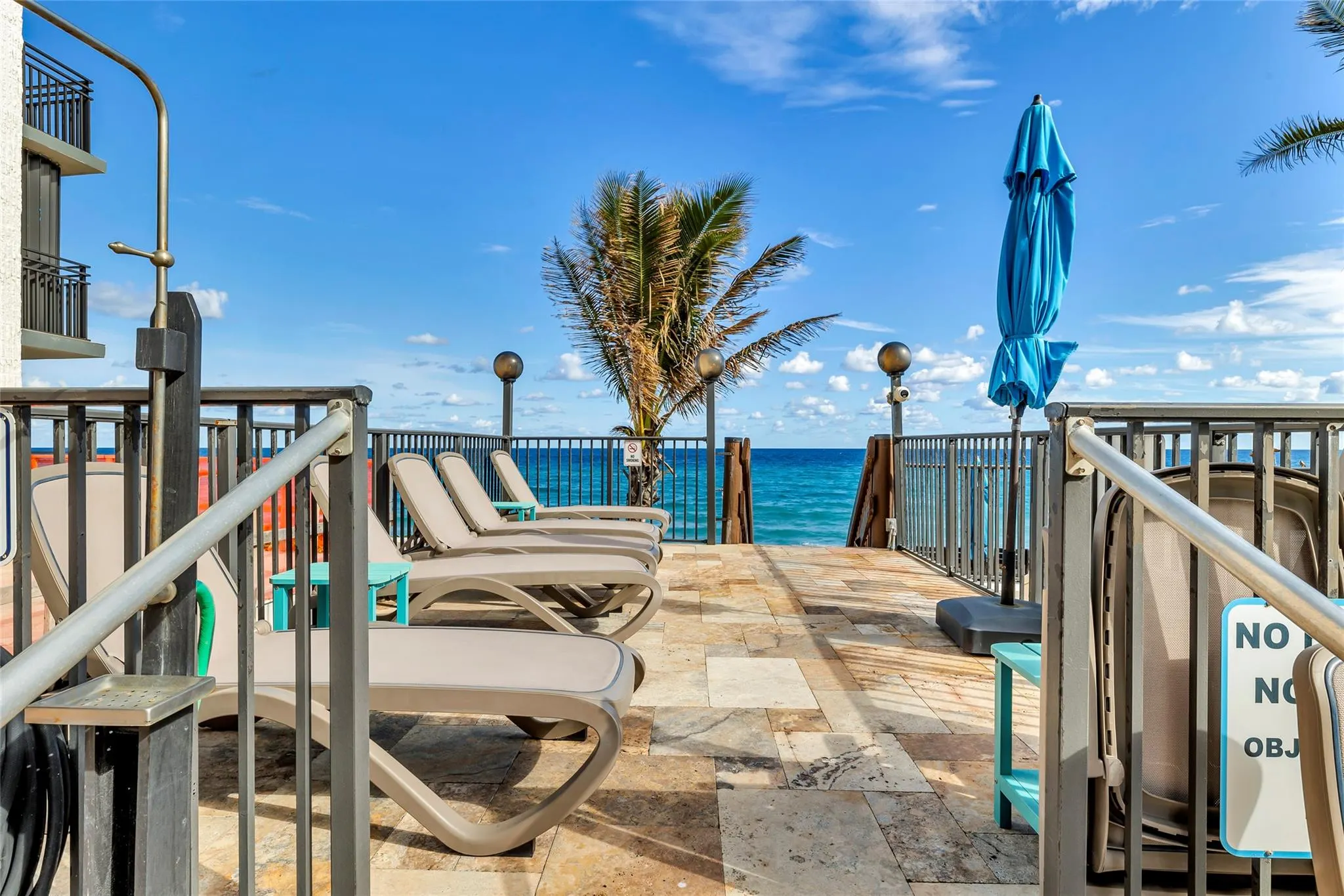 1167 Hillsboro Mile, #306