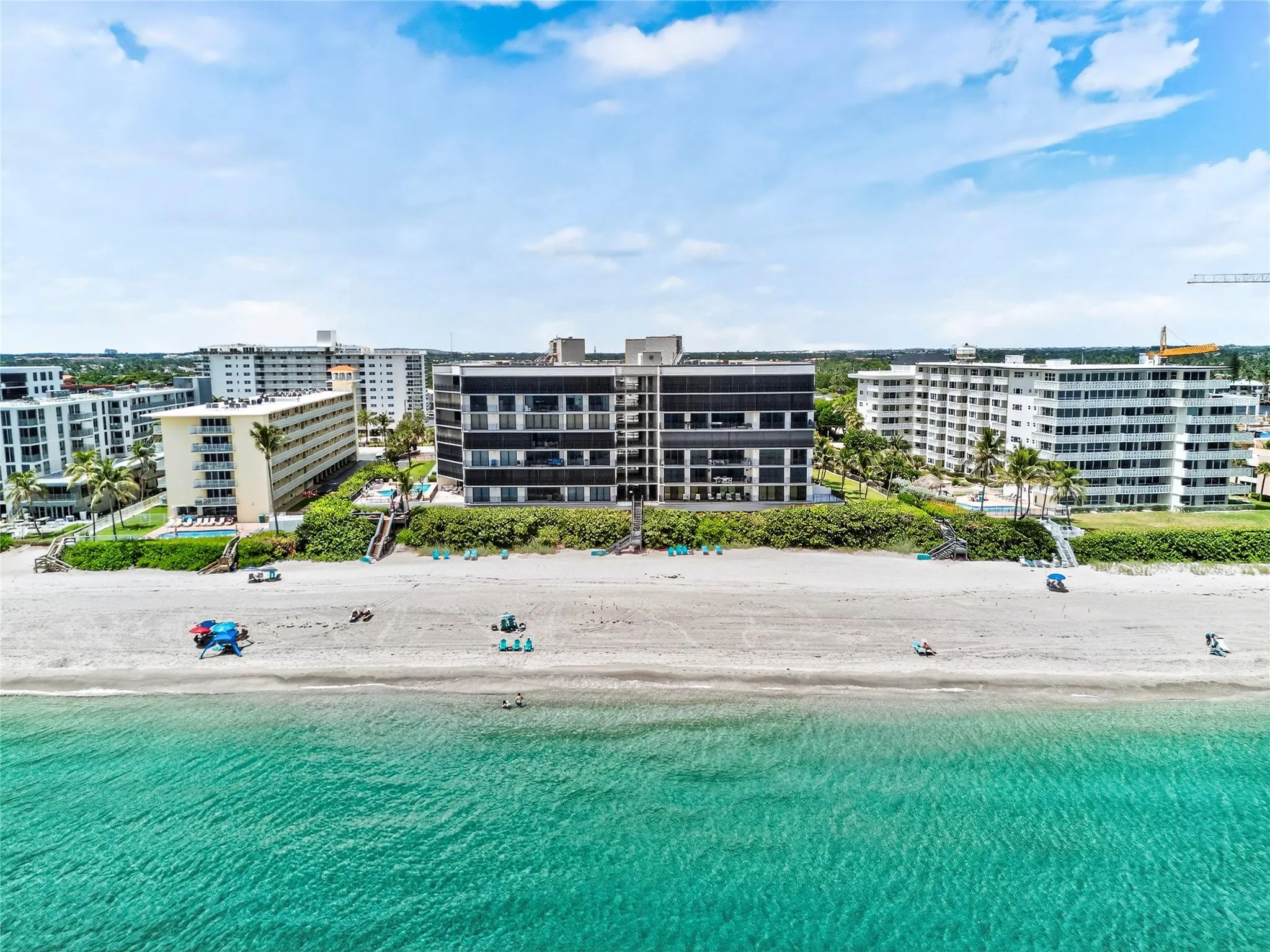 1167 Hillsboro Mile, #306