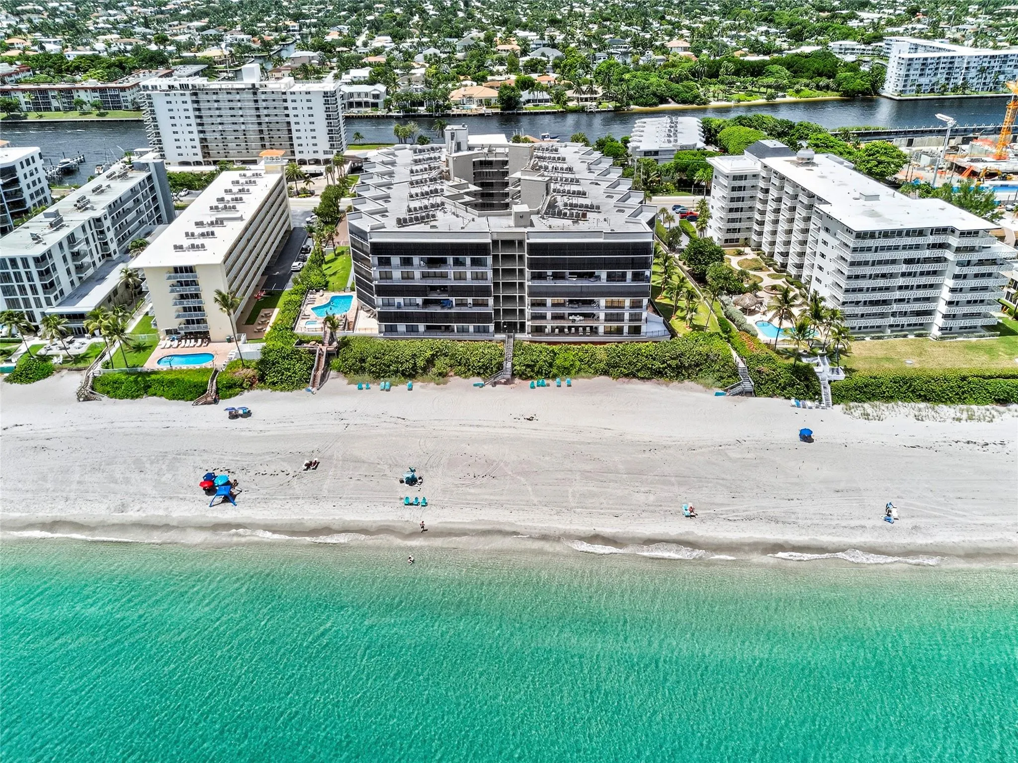 1167 Hillsboro Mile, #306