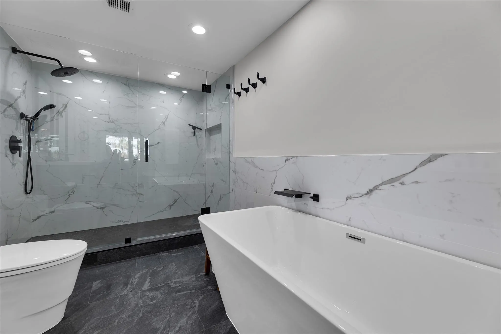 1167 Hillsboro Mile, #306