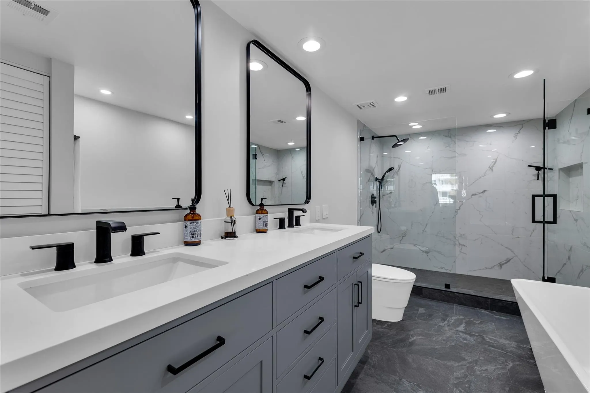 1167 Hillsboro Mile, #306