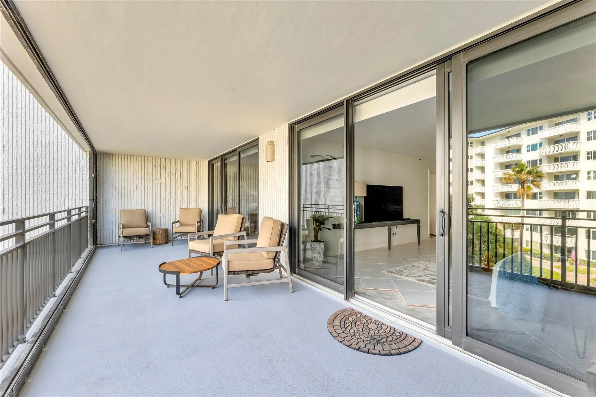 1167 Hillsboro Mile, #306