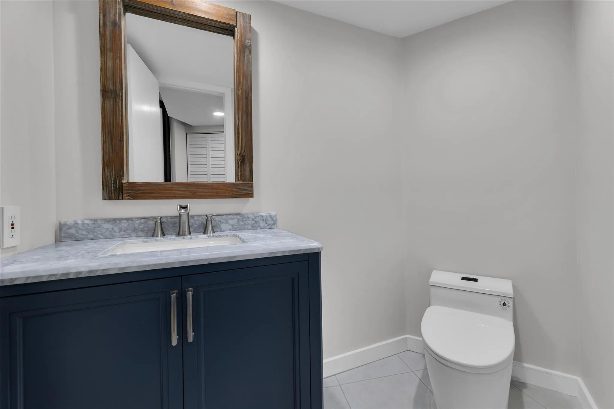 1167 Hillsboro Mile, #306