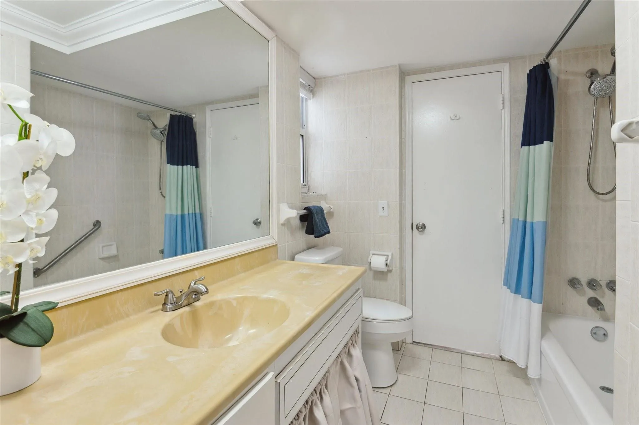 720 Orton Ave, #206