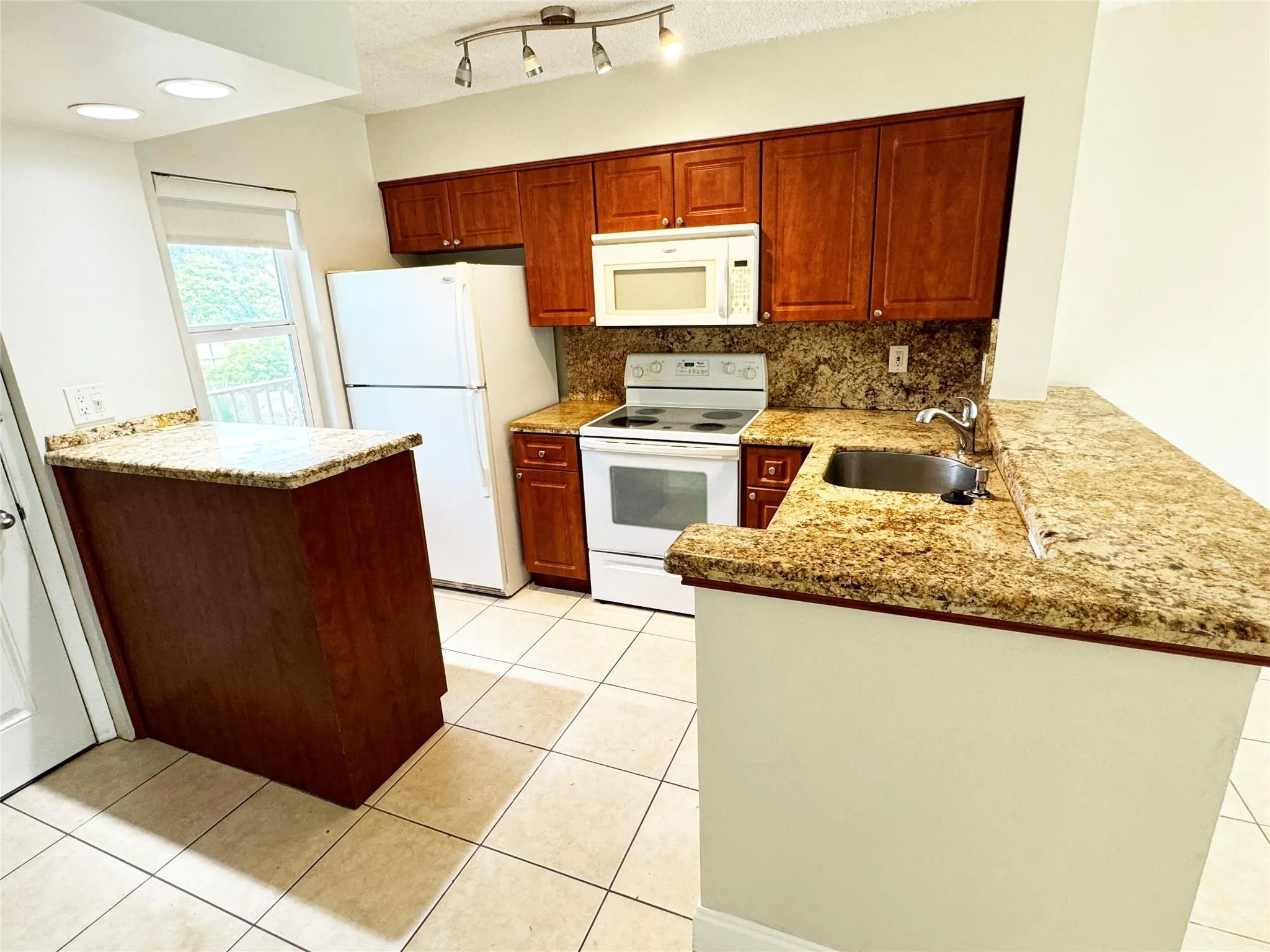 2108 S Cypress Bend Dr, #309