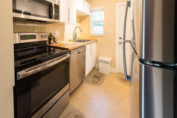1115 NE 15th Ave