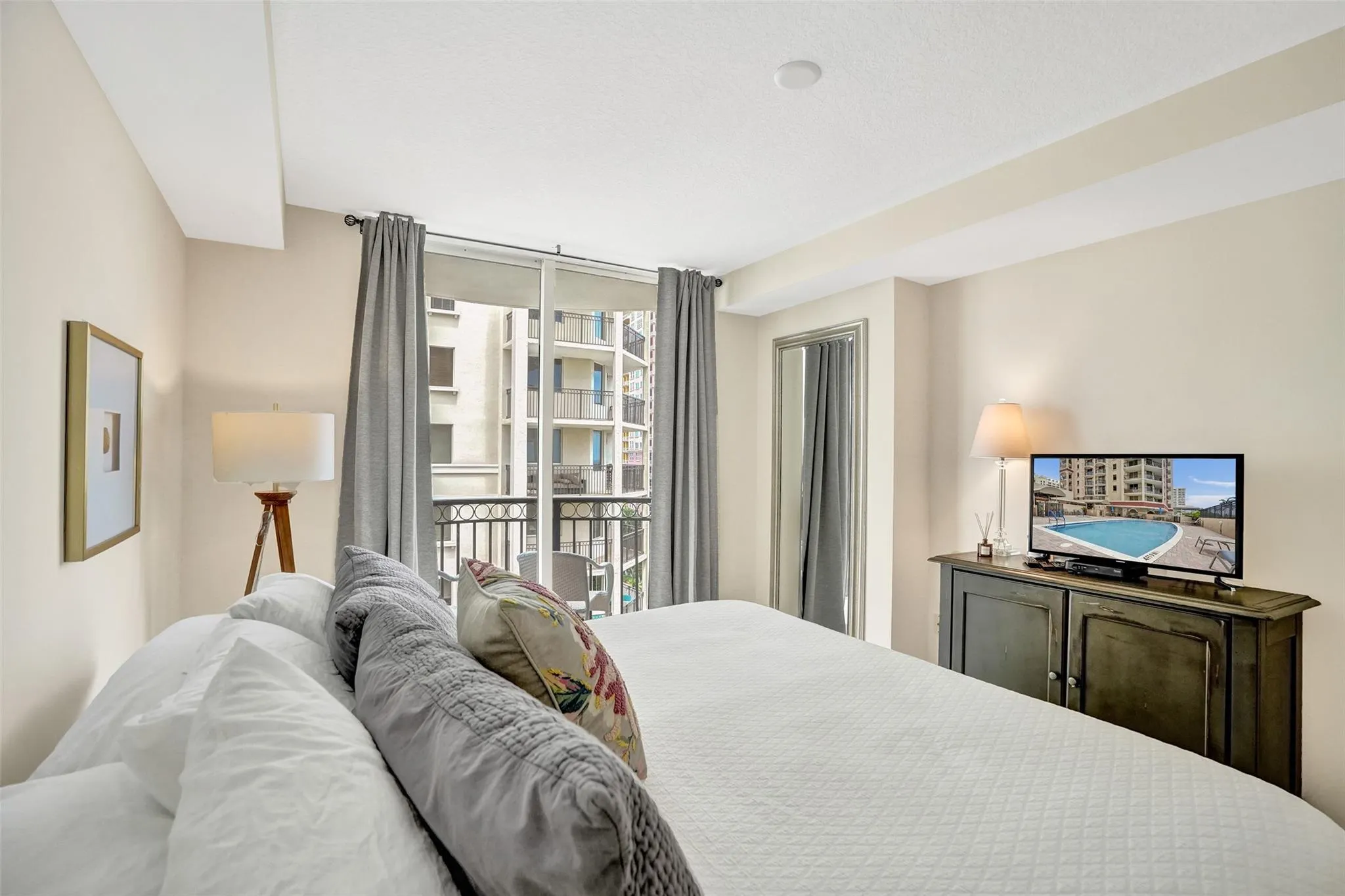 2001 N Ocean Blvd, #1005