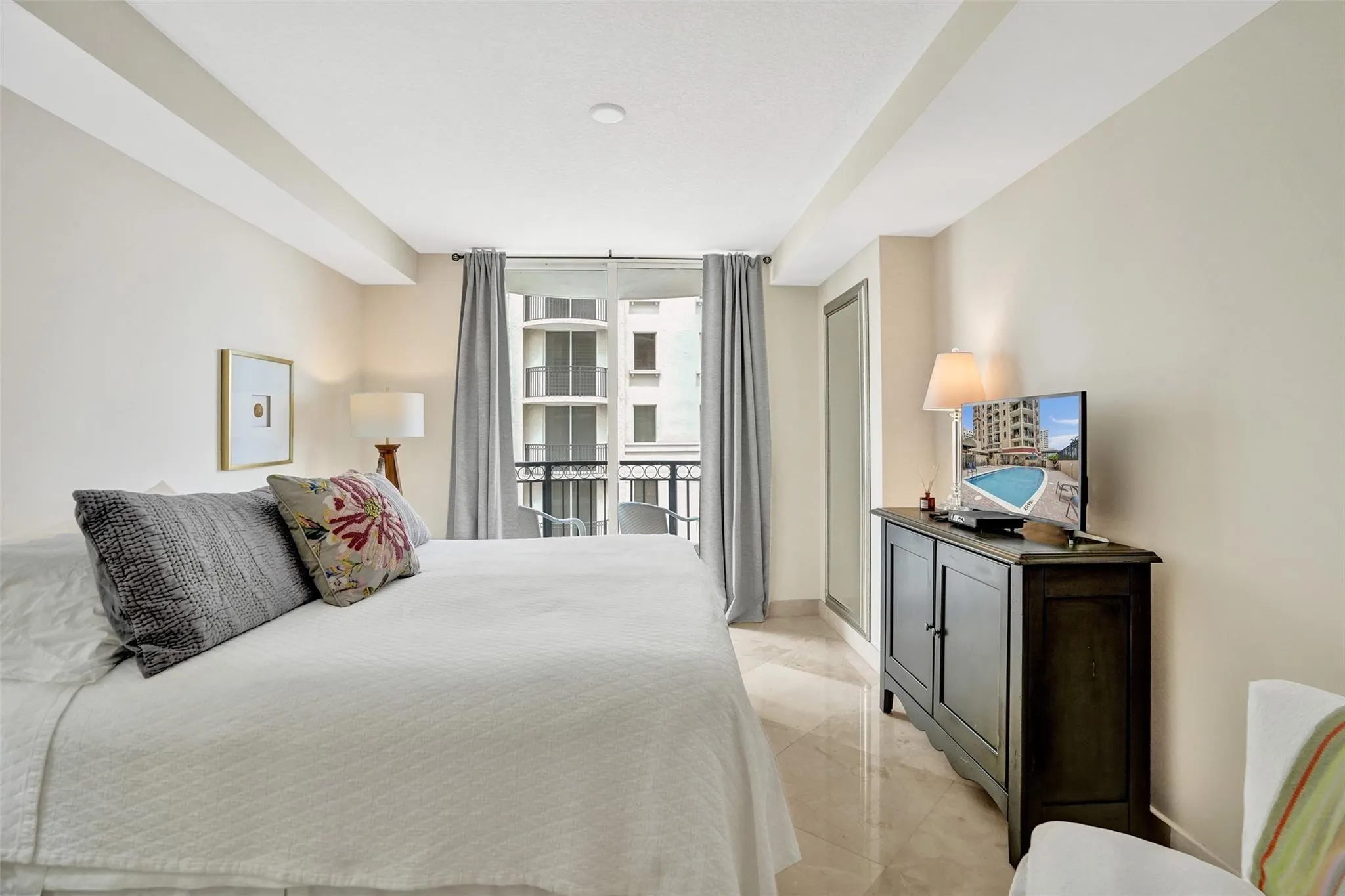 2001 N Ocean Blvd, #1005