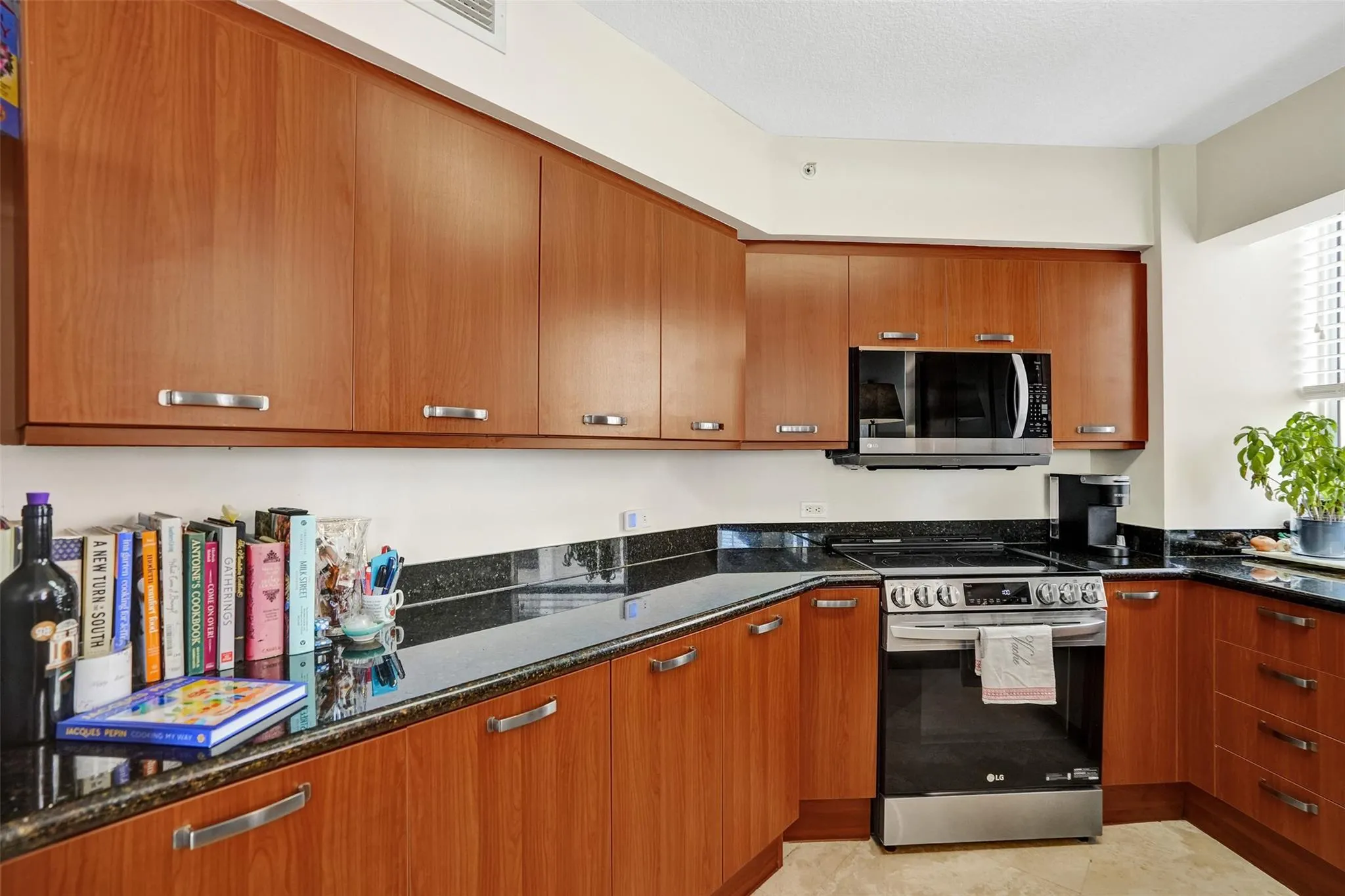 2001 N Ocean Blvd, #1005