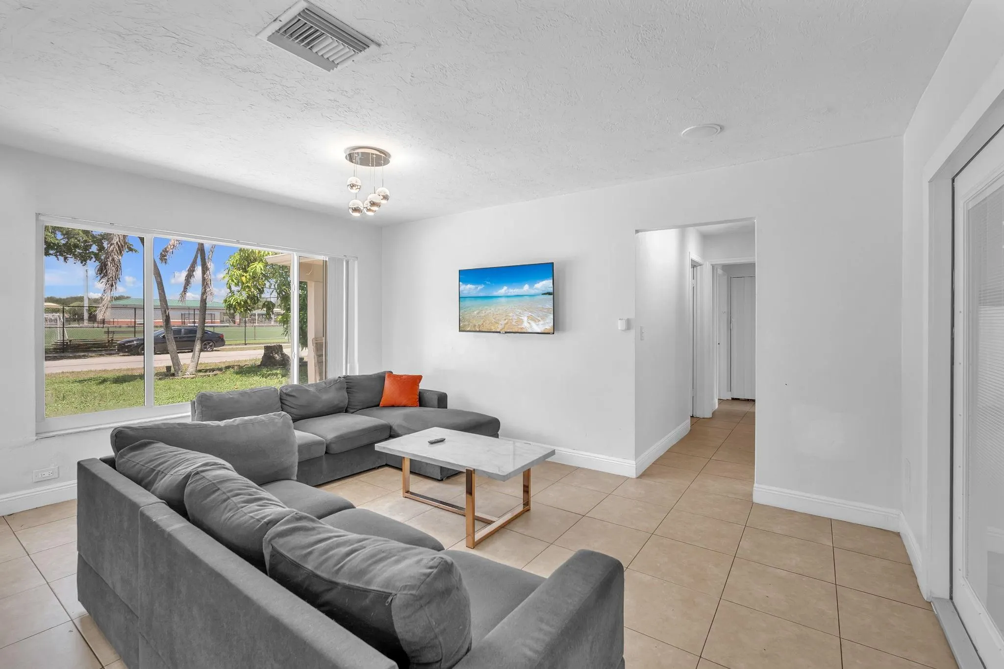 1121 N 66th Ter