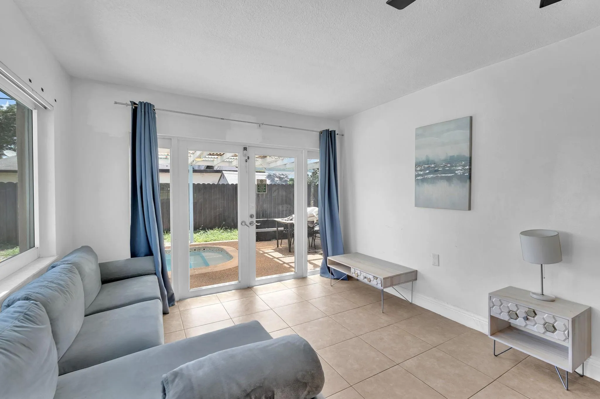1121 N 66th Ter