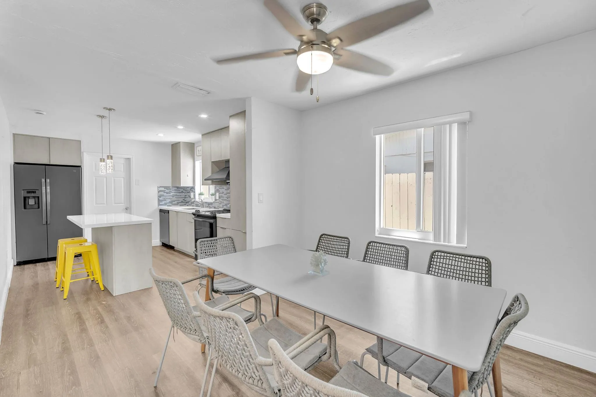 1121 N 66th Ter