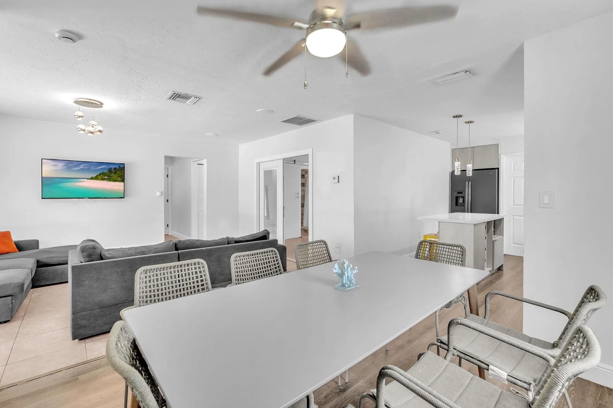 1121 N 66th Ter