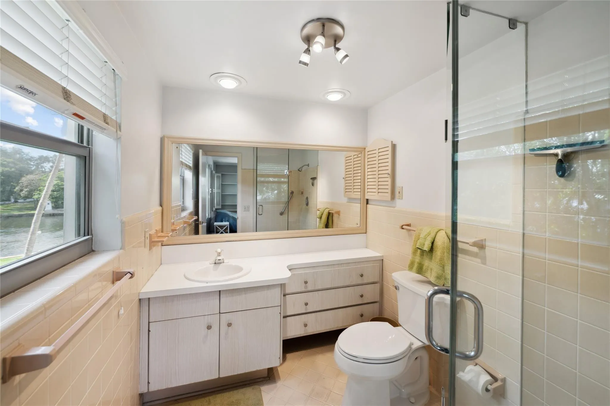 818 SE 4th St, #201