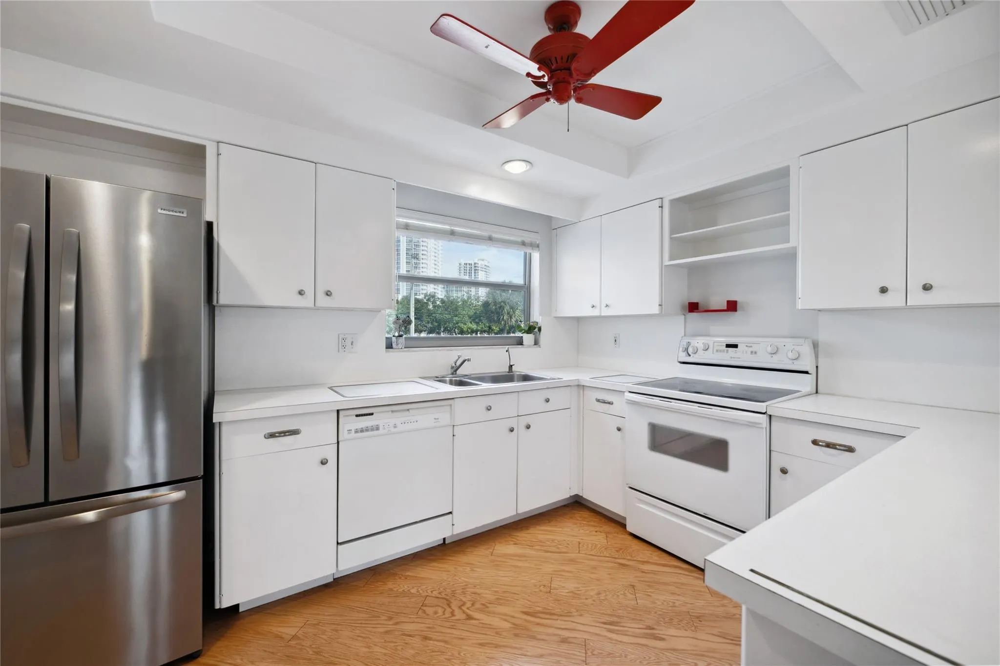 818 SE 4th St, #201