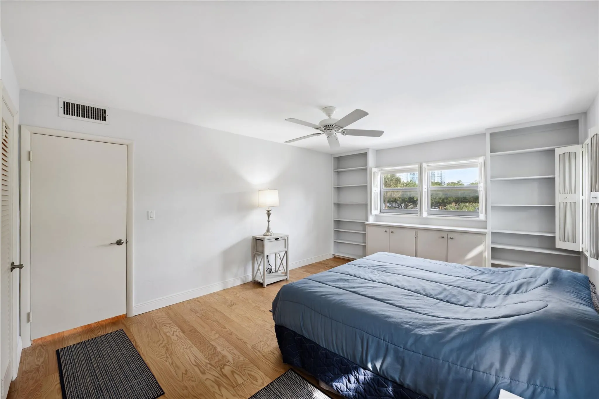 818 SE 4th St, #201