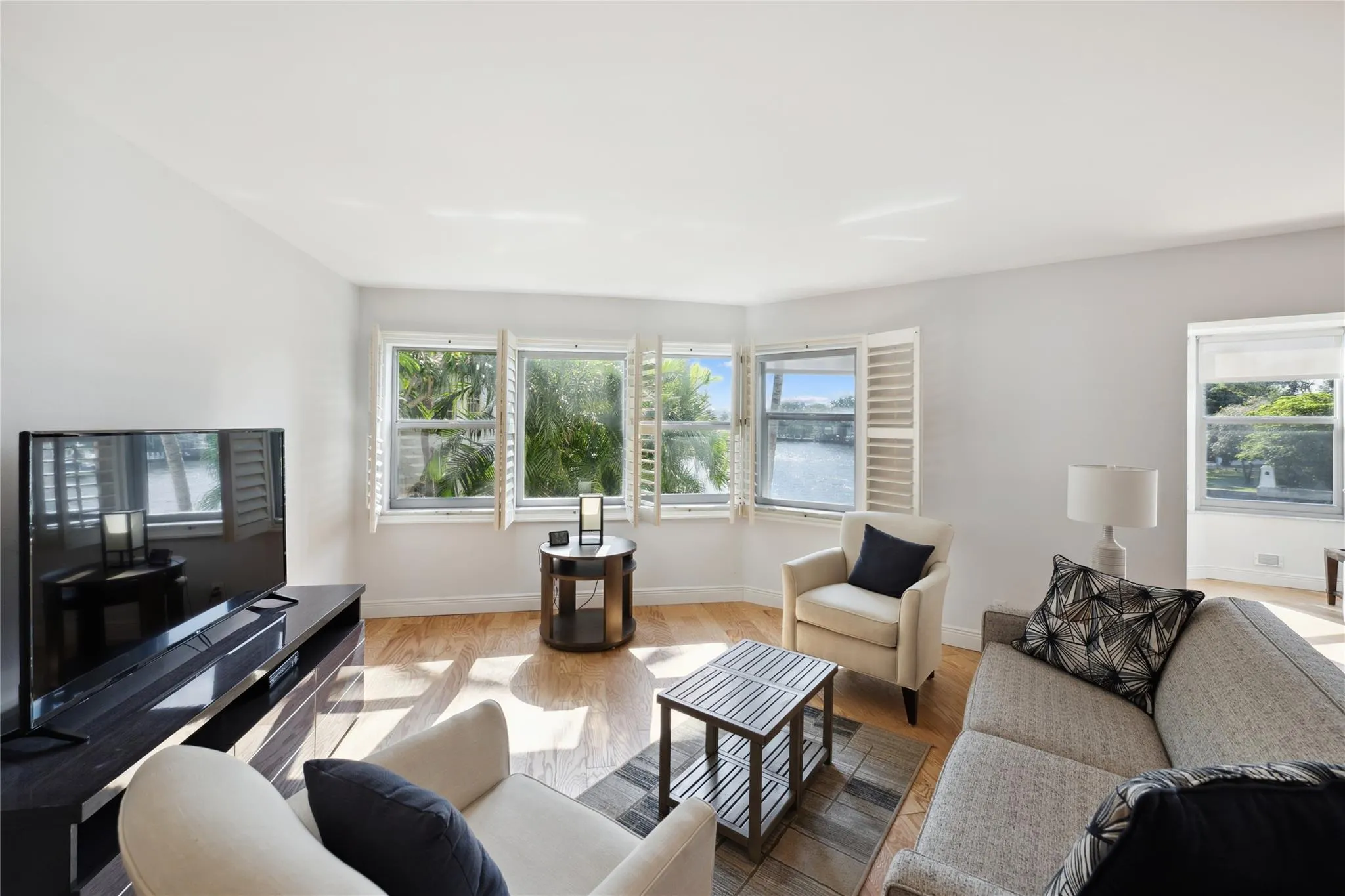 818 SE 4th St, #201