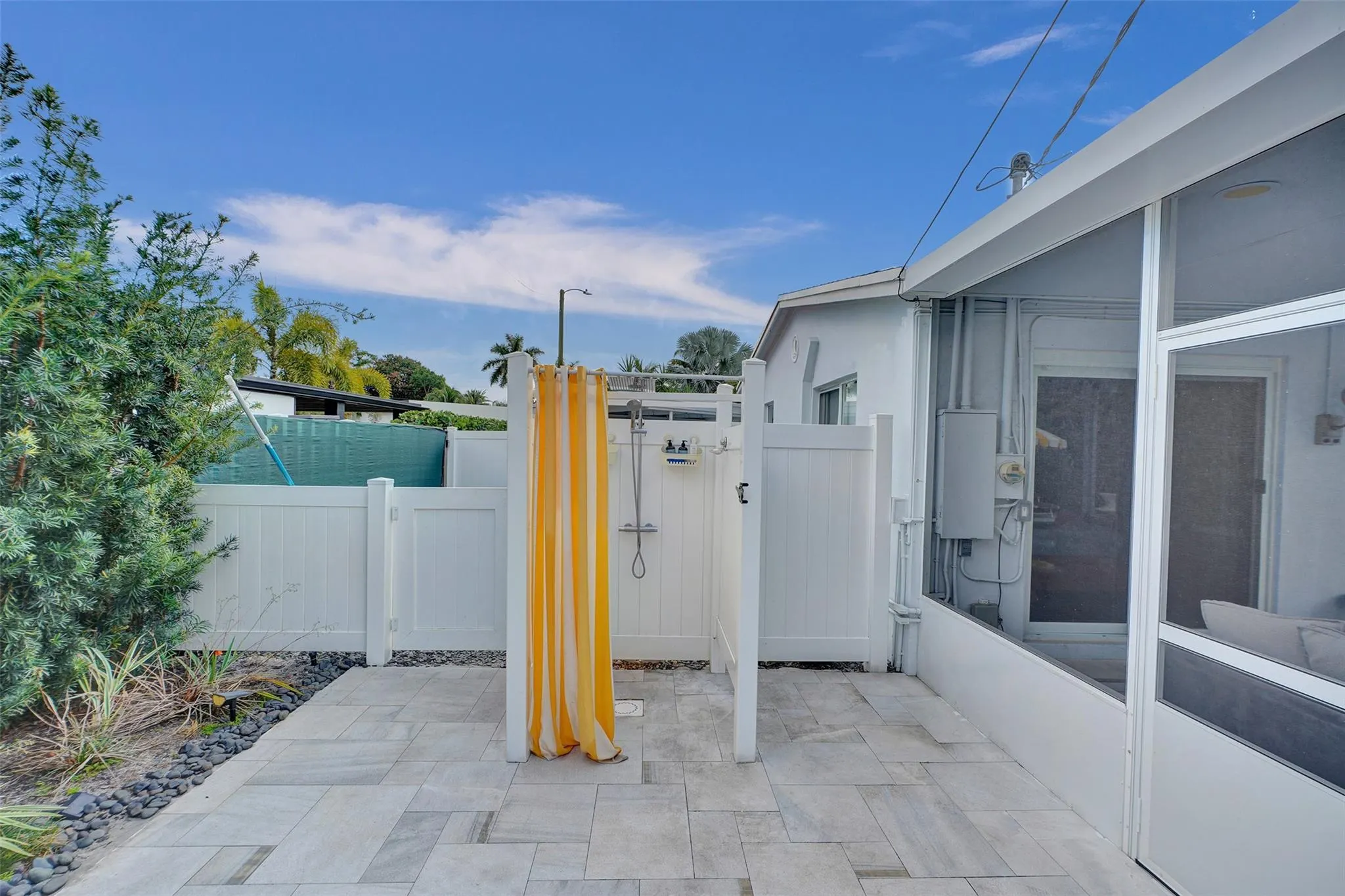 25 NE 26th Ct