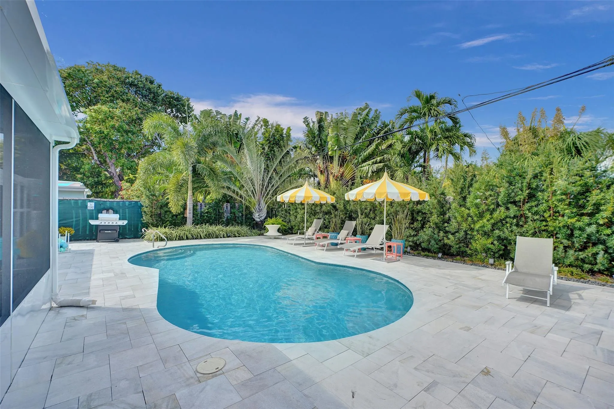 25 NE 26th Ct