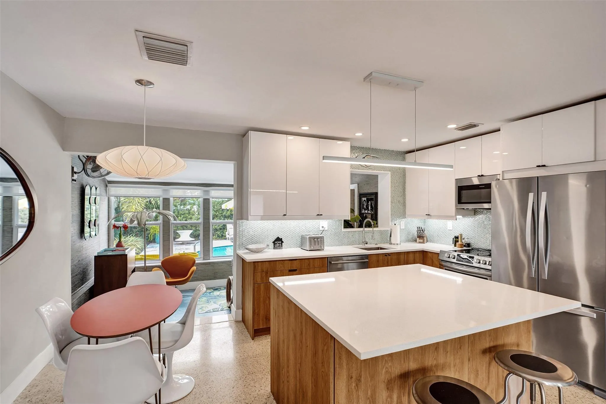 25 NE 26th Ct