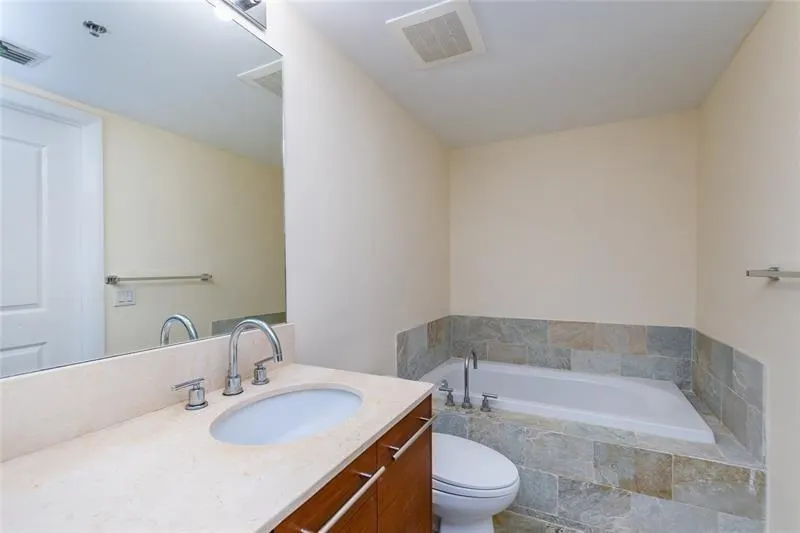 2641 N Flamingo Rd, #1902