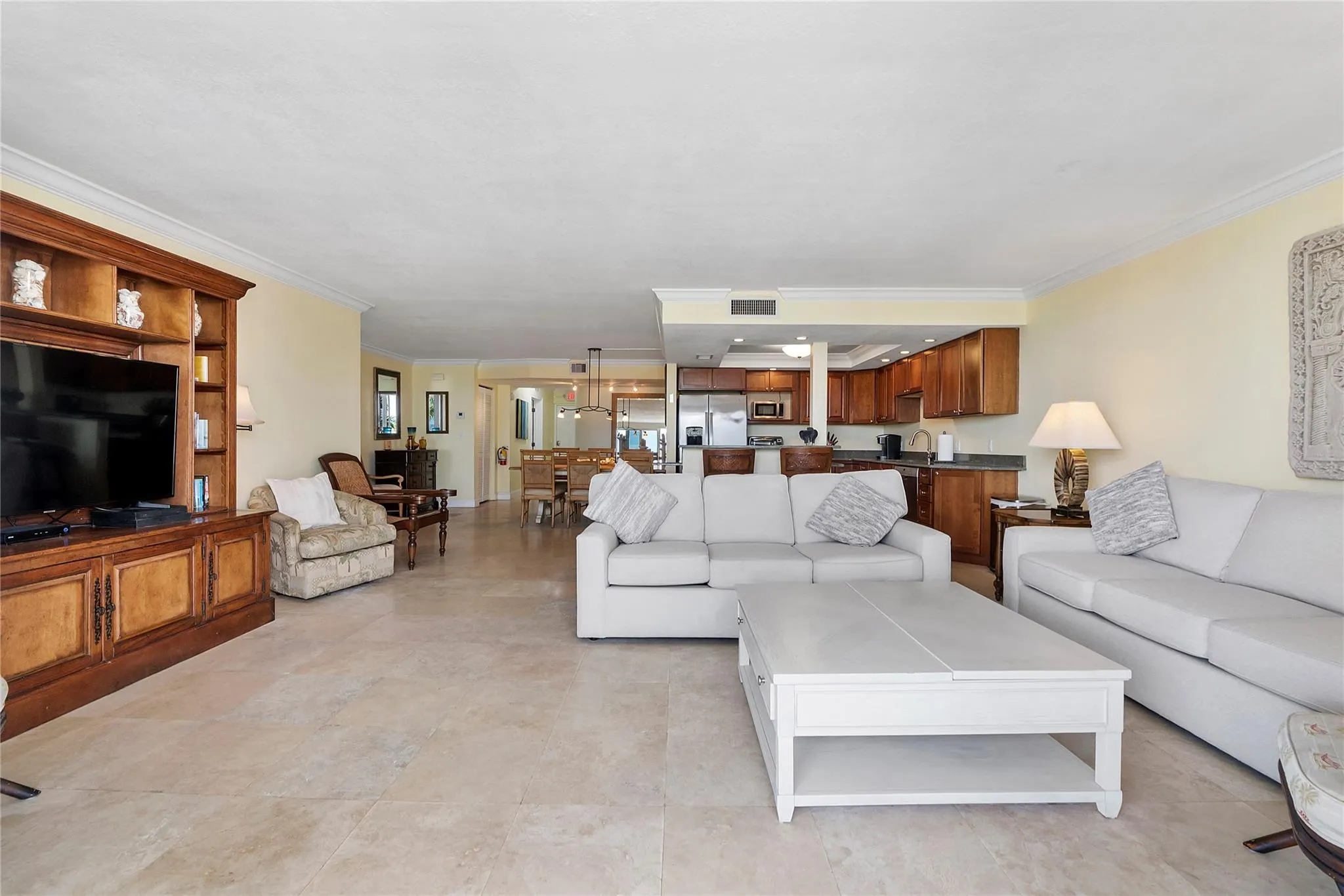 2080 E Hillsboro Blvd, #407