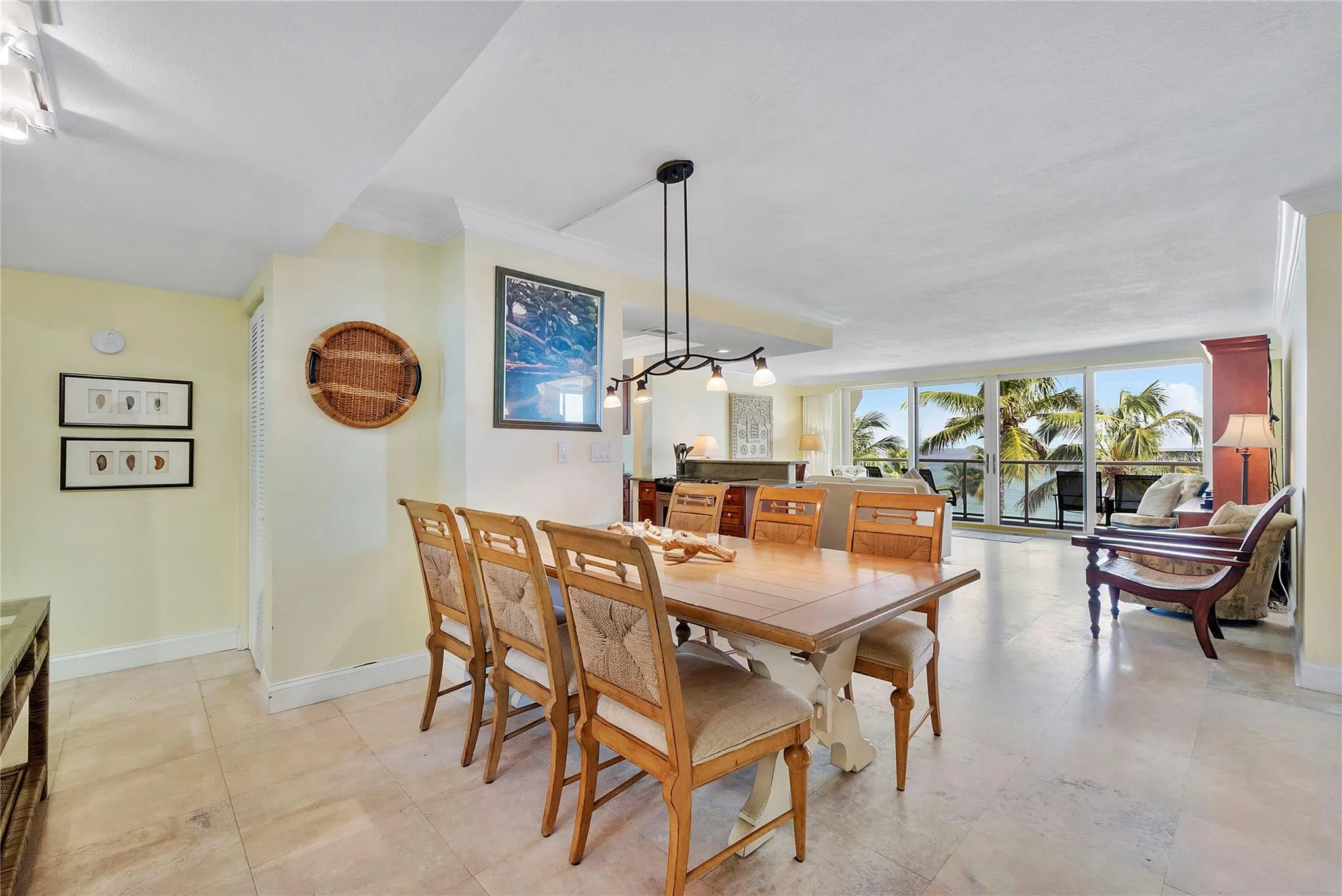 2080 E Hillsboro Blvd, #407