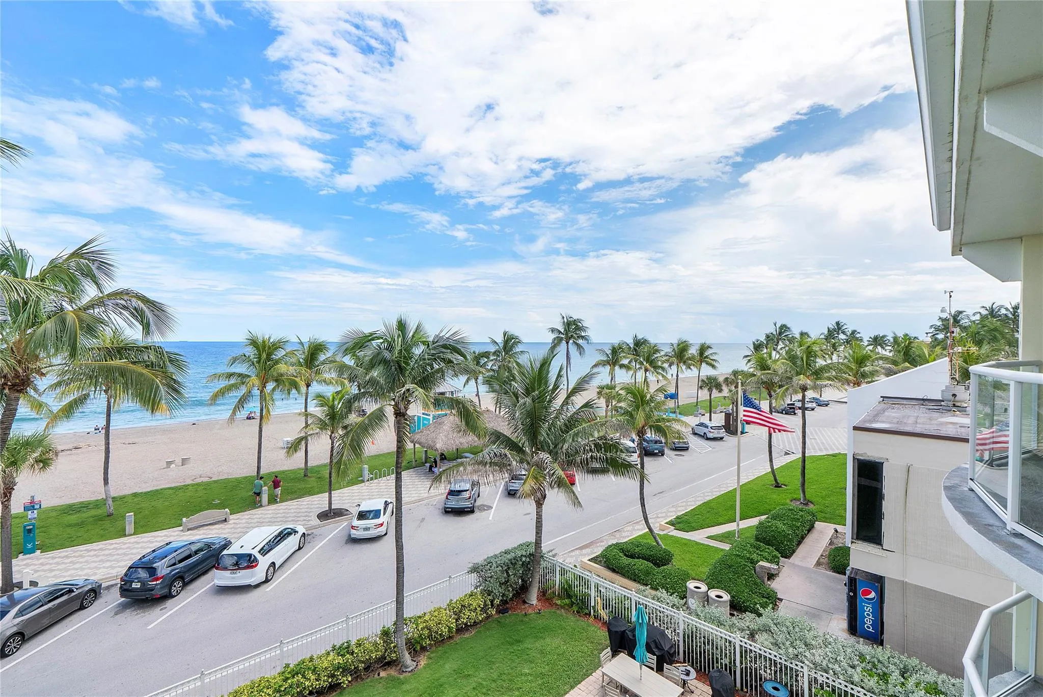 2080 E Hillsboro Blvd, #407