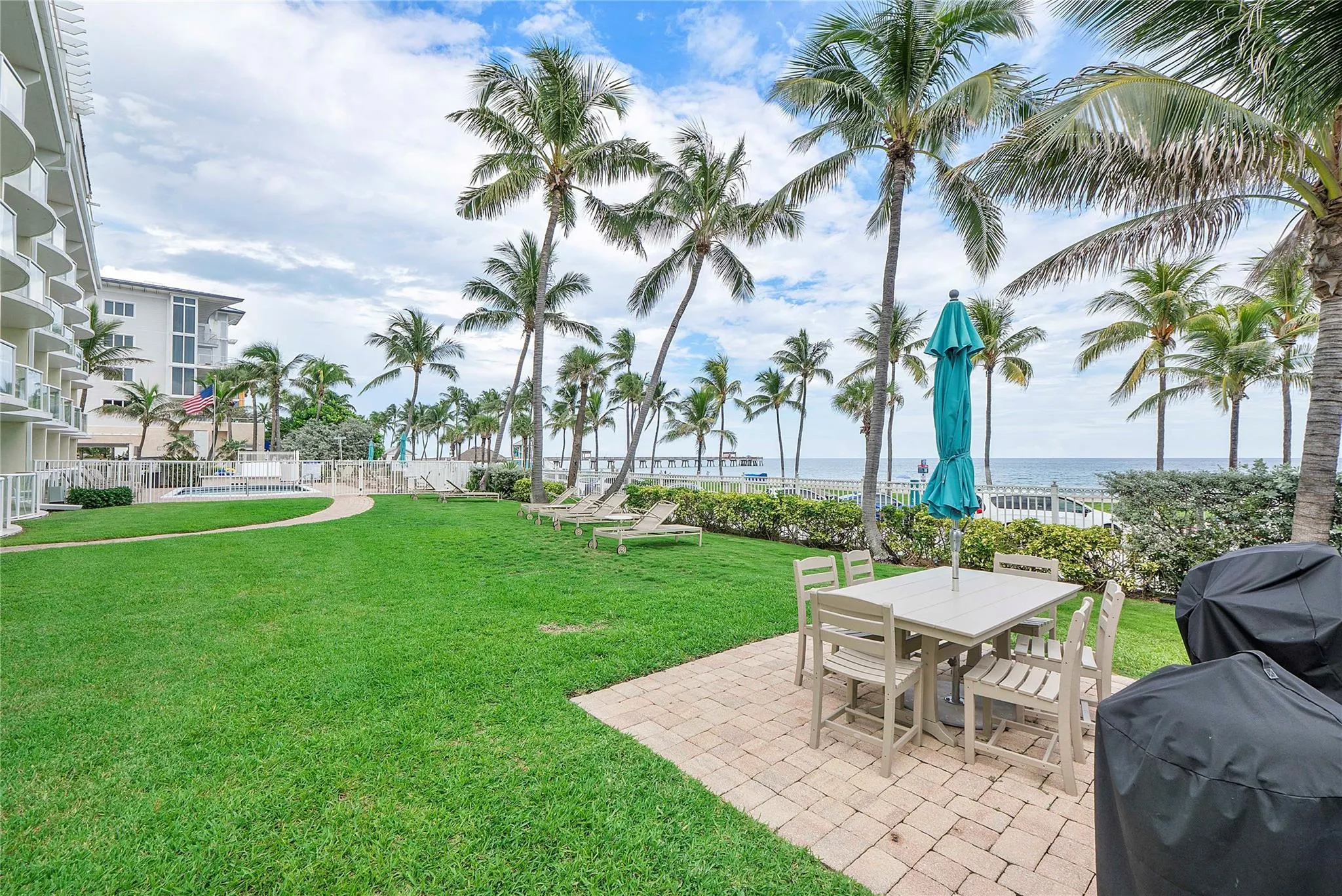 2080 E Hillsboro Blvd, #407